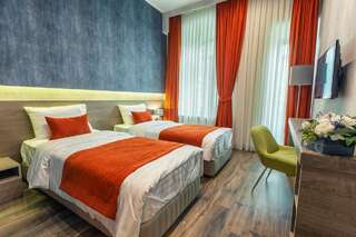 Отель Kope Palace Тбилиси Двухместный номер с 1 кроватью или 2 отдельными кроватями и балконом-4